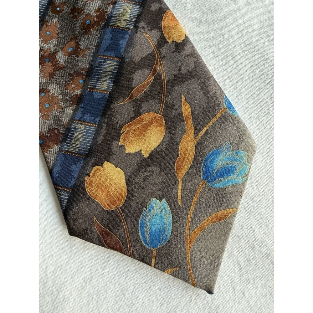 Tiziano Milano Moores Vintage Floral Tulip Print Abstract Stripe 100% Silk Tie